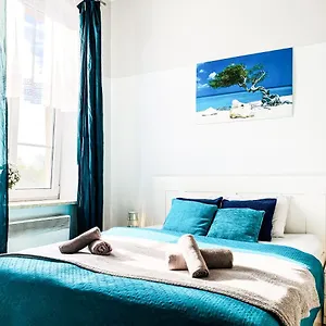 Next To Wawel Castle, Vistula River & Old Town Cracow Apartment